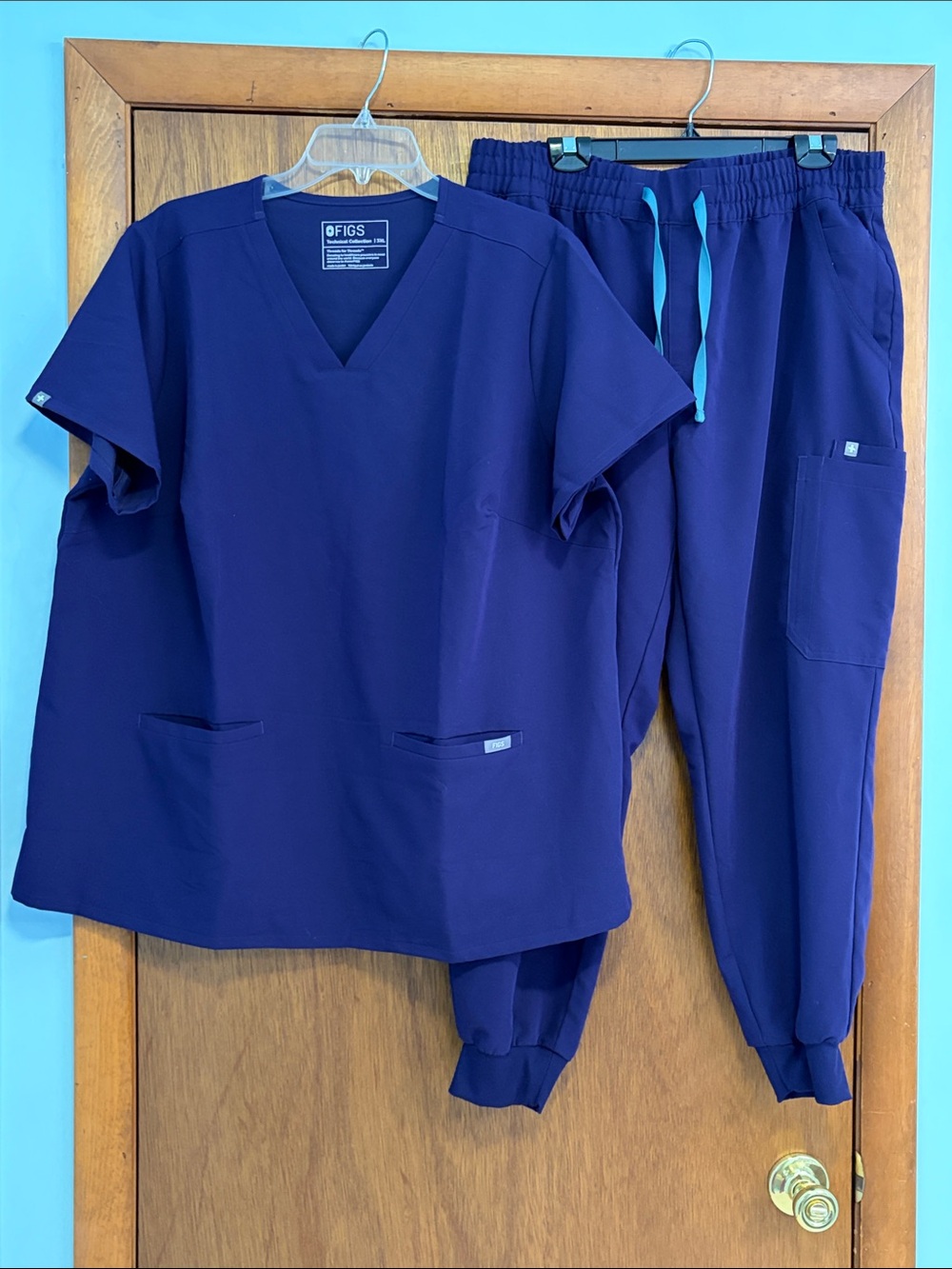 Figs Women's Purple Plum Scrubs Set - 3XL Casma Top - 2XL Zamora Pants
